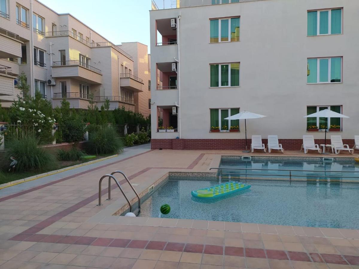 Apartment In Complex Tara Равда Екстериор снимка